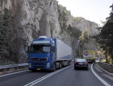 Άνοιξε η εθνική οδός Αθηνών - Θεσσαλονίκης στο ύψος των Τεμπών